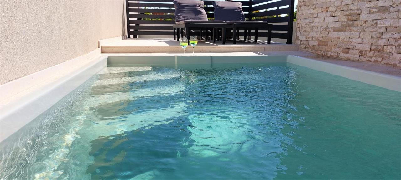 Vip Deluxe Apartment Arian Novalja Zewnętrze zdjęcie