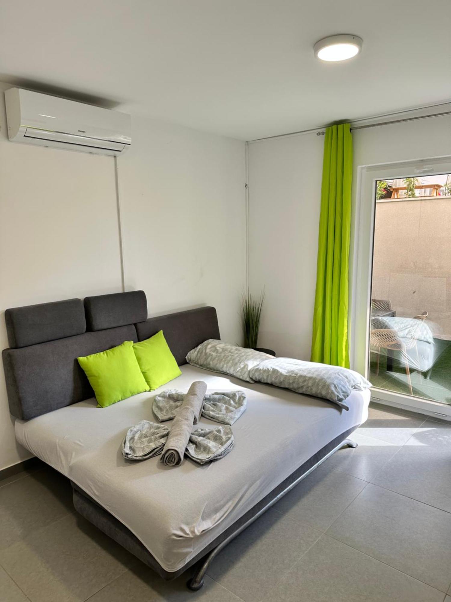 Vip Deluxe Apartment Arian Novalja Zewnętrze zdjęcie